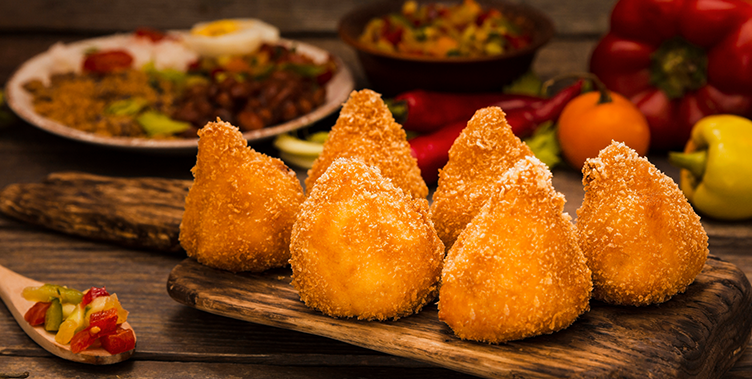 Coxinha feito na Máquina de Fazer salgados da Rimaq